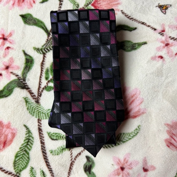 Croft & Barrow Black and Purple Checkered Tie - Picture 1 of 3